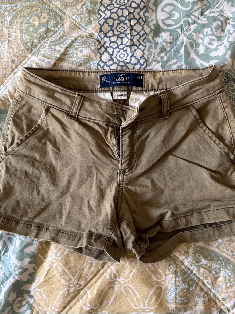 Green khaki Hollister Co. low rise mini shorts